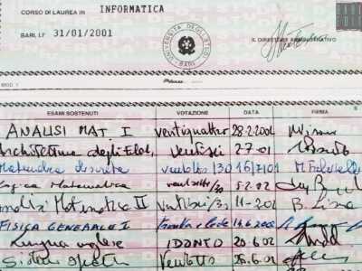 Era il docente stesso, in sede di esame, a scrivere di suo pugno il giudizio e a convalidare con la firma la prova superata